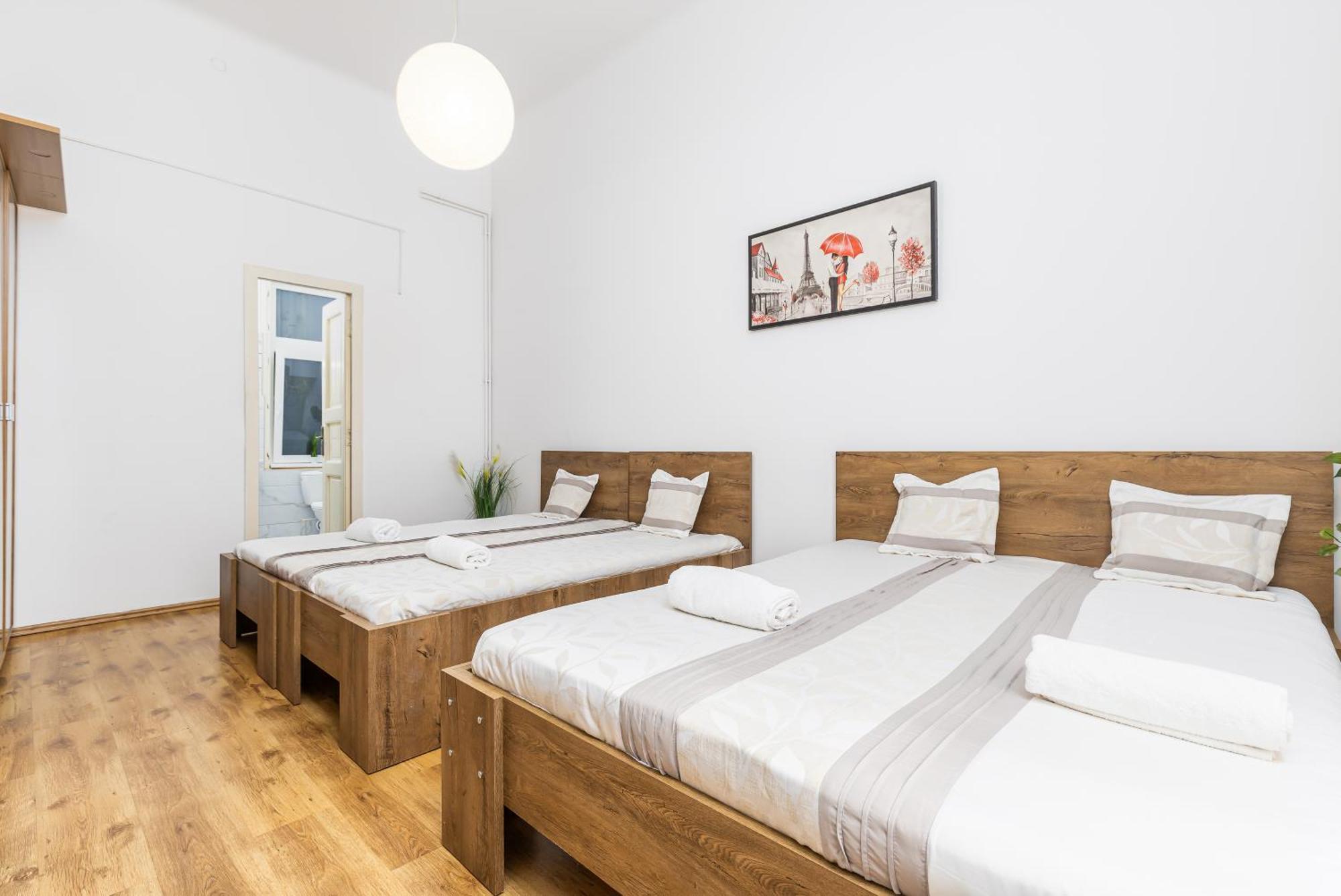 Real Apartments Lovag Budapest Exterior photo